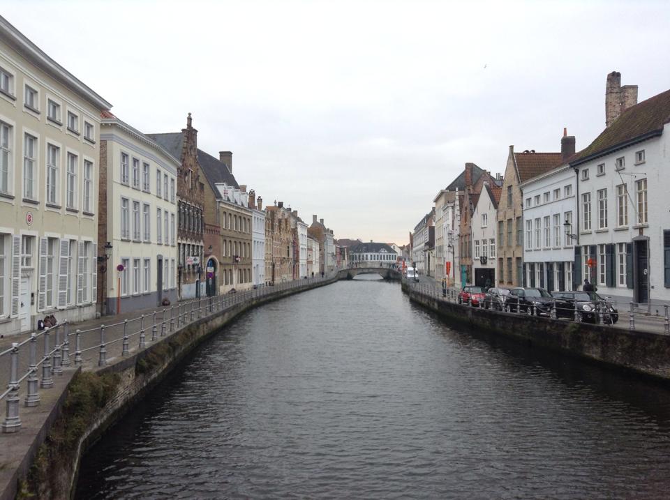 passeggiata lungo i canali di Bruges
