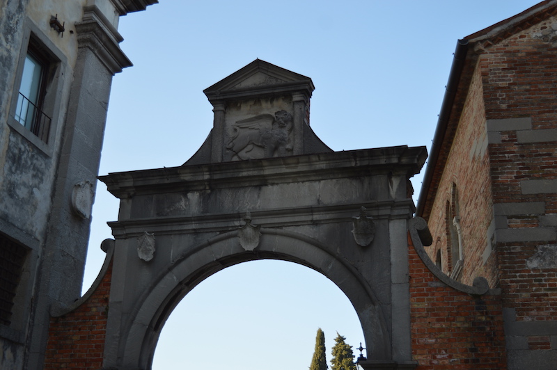portale con leone di venezia