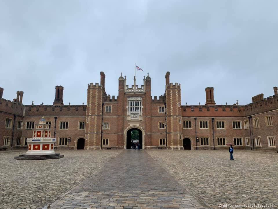 hampton court palace