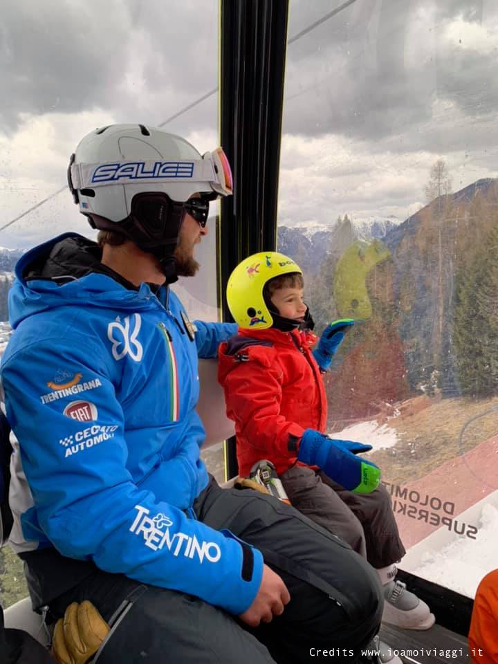 maestro di sci per bambini